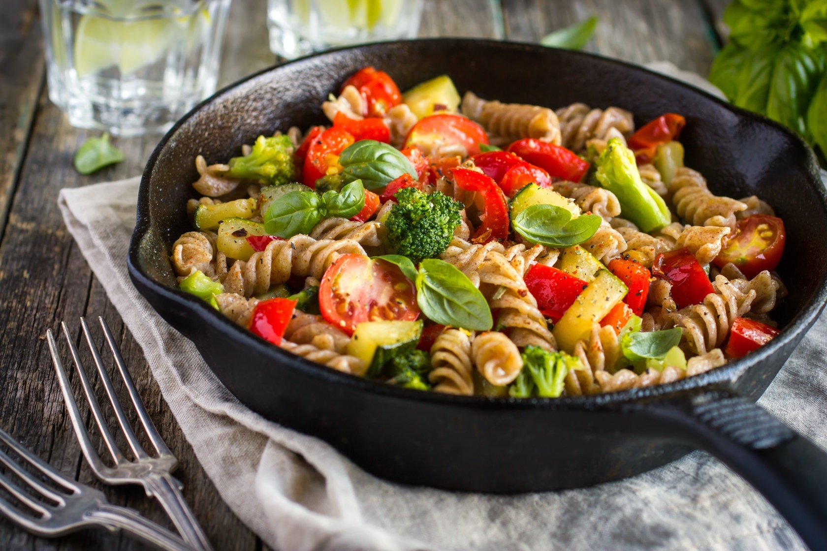 Italiaanse pasta met zuiderse groentjes